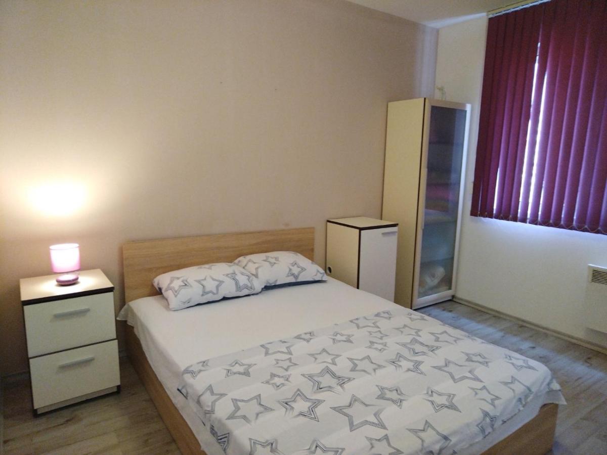 Cosy Central Apartment Varna Exterior foto